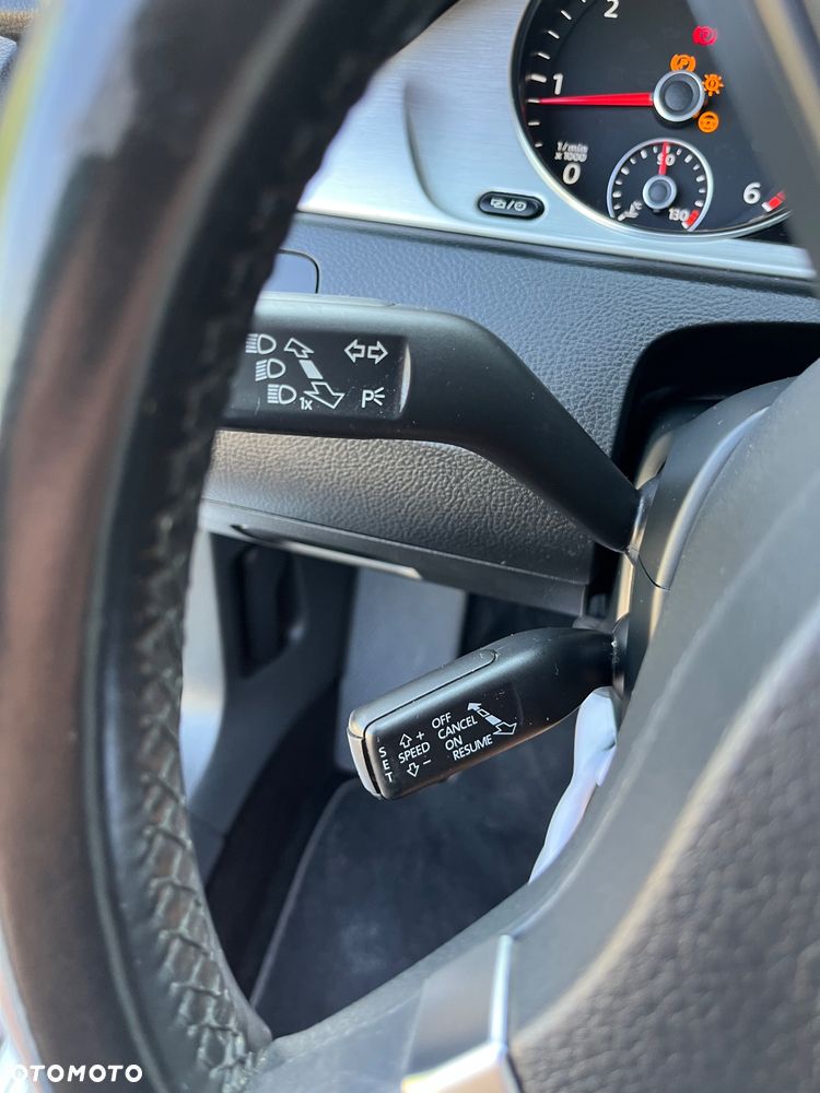 Volkswagen Passat Variant 2.0 TDI Highline - 32