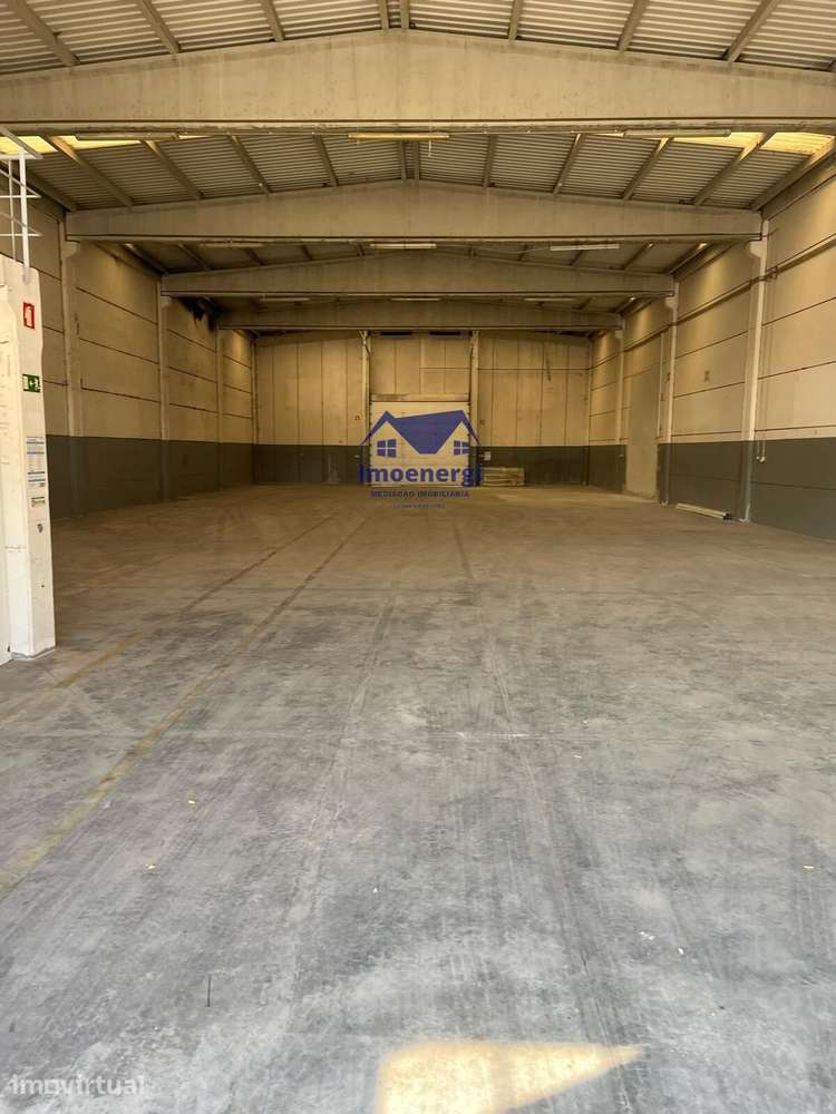 Armazém para Arrendamento – Zona Industrial de Amorim - Grande imagem: 3/11