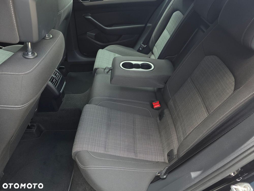 Volkswagen Passat Variant 1.5 TSI EVO Business DSG - 14