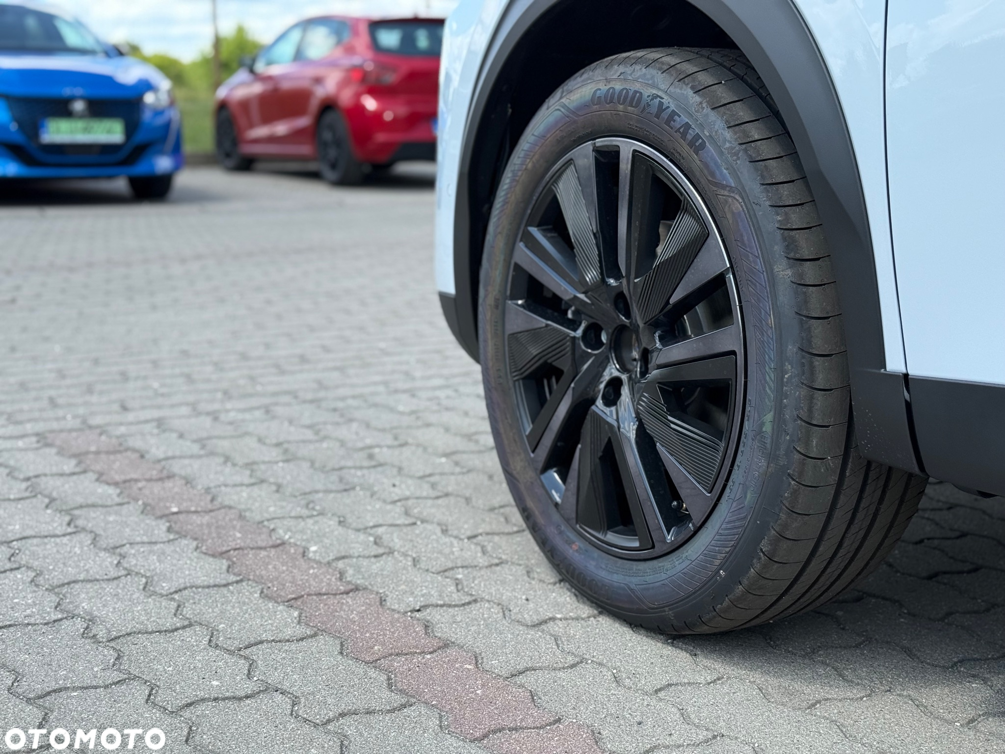 Peugeot 2008 PureTech mHEV Allure e-DCS6 - 10
