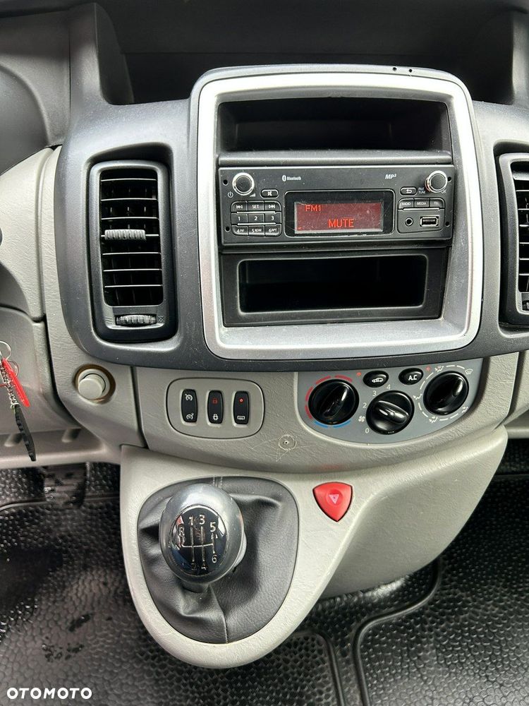Renault Trafic - 23