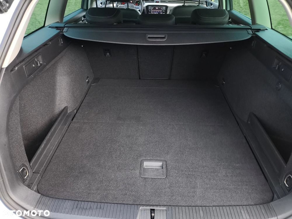 Volkswagen Passat 2.0 TDI EVO Elegance DSG - 24