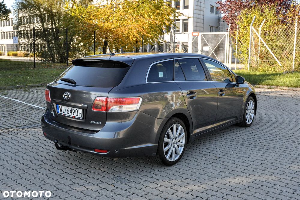 Toyota Avensis 2.2 D-CAT Premium - 4