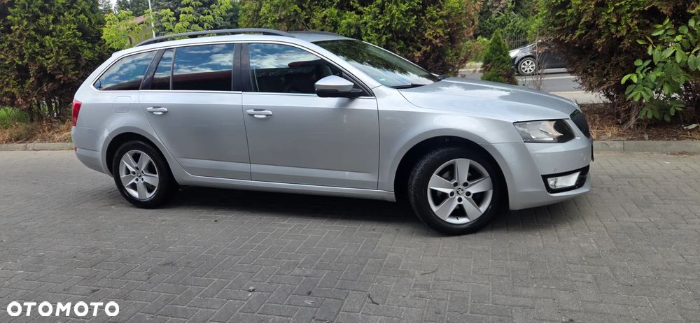 Skoda Octavia 1.6 TDI DPF Ambiente - 17