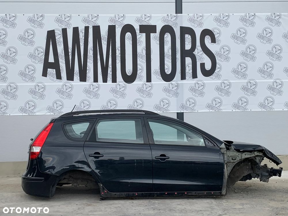 HYUNDAI I30 CW 2010 *SAMOCHÓD NA CZĘŚCI* 791 N  MASKA, LAMPA, DRZWI, LUSTERKO, ZDERZAK, GRILL, BŁOTNIK, KLAPA, BELKA, DESKA, FOTELE, KANAPA, ĆWIARTKA KIEROWNICA, TARCZE, ZACISKI, ZAWIESZENIE, KOMPLETNY PRZÓD, KOMPLETNY TYŁ, LICZNIK, ZEGARY, PRAWE LEWE PRZÓD TYŁ