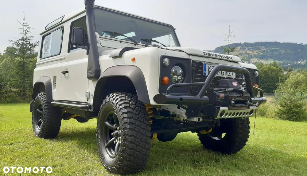 Land Rover Defender - 10