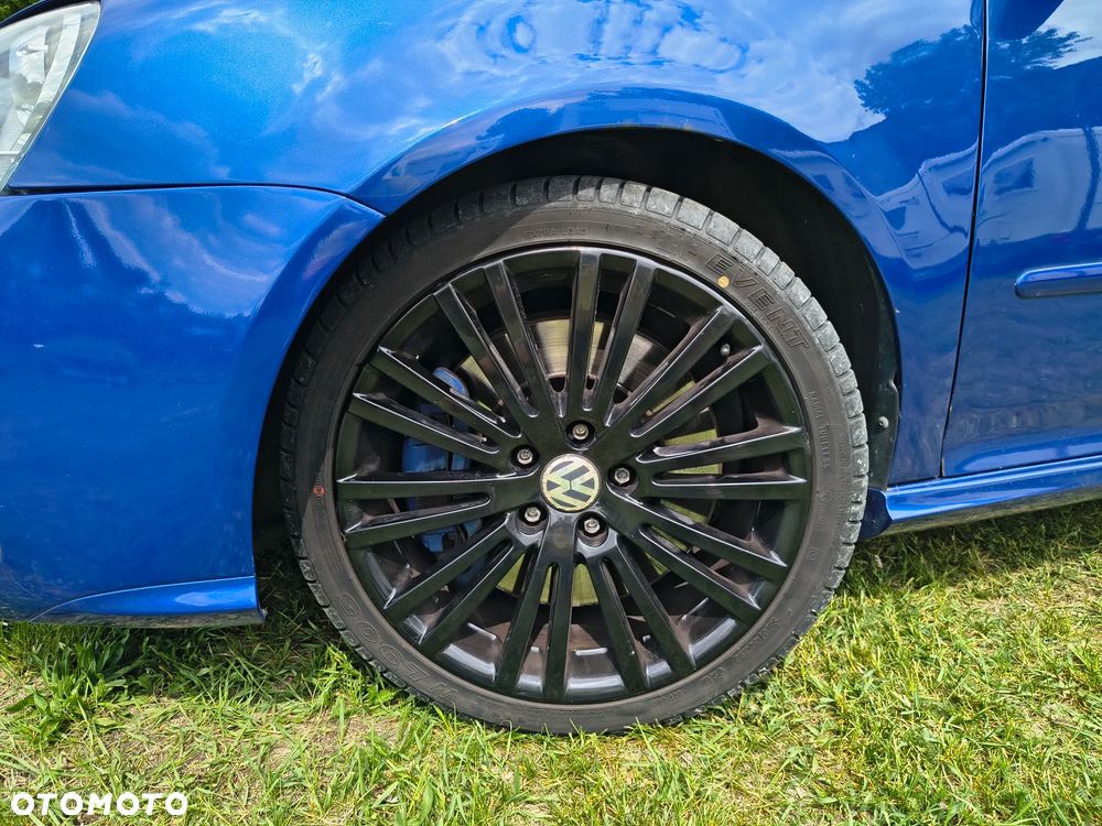 Volkswagen Golf R32 - 8
