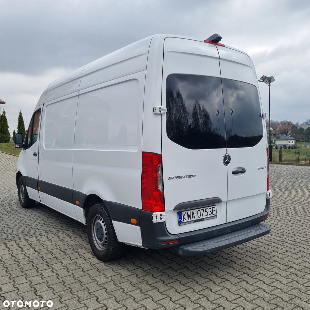 Mercedes-Benz Sprinter - 5