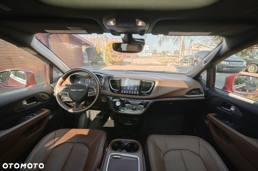 Chrysler Pacifica - 33