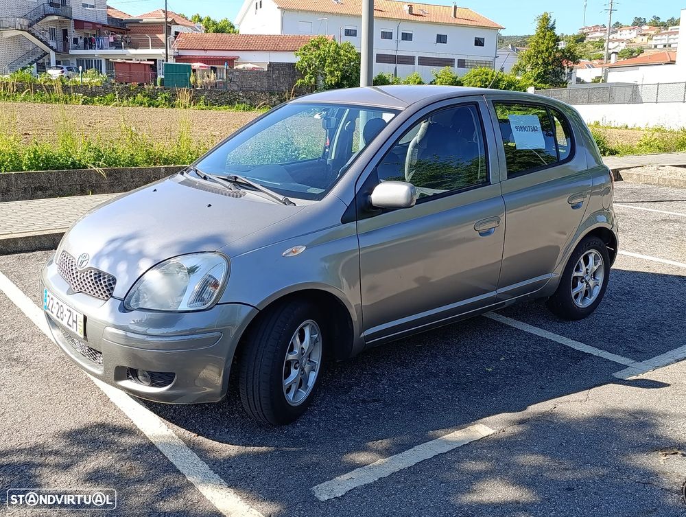 Toyota Yaris 1.0 SE - 4