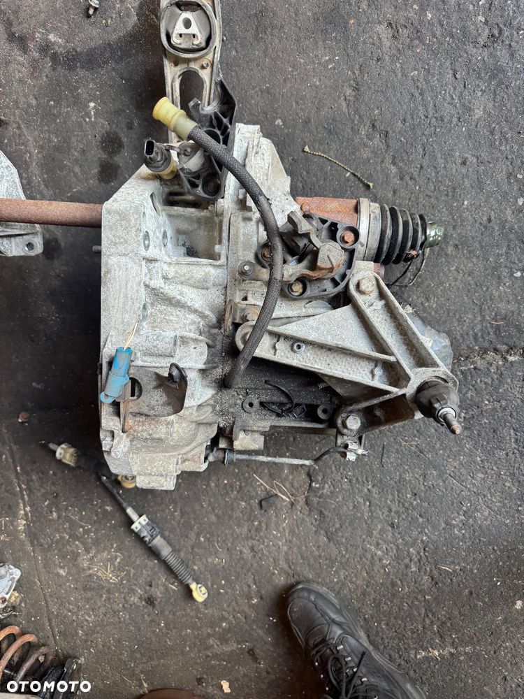 Dacia duster skrzynia biegów manual 1.6 CE JR5 cejr5 jr5187 JR5187 8200942132 a002691 - 4