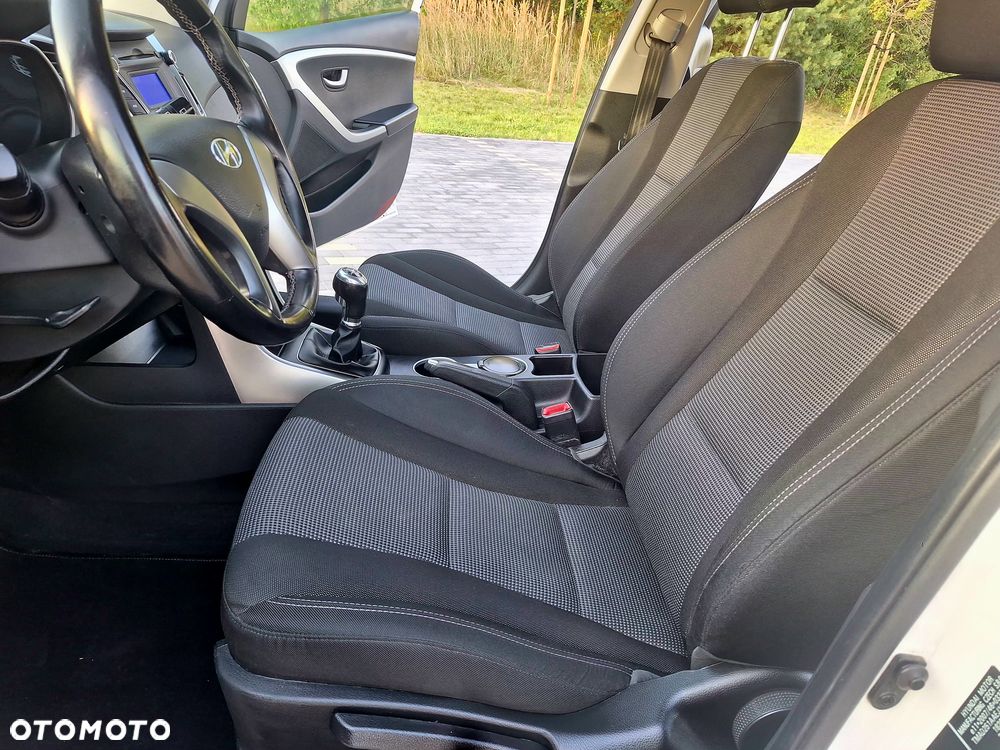 Hyundai i30 1.4 Trend - 14
