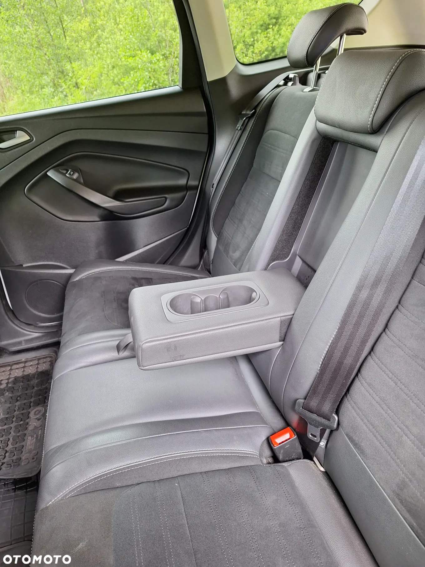Ford Kuga - 10