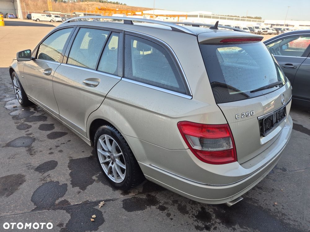 Mercedes-Benz Klasa C 250 CGI BlueEff Avantgarde - 23