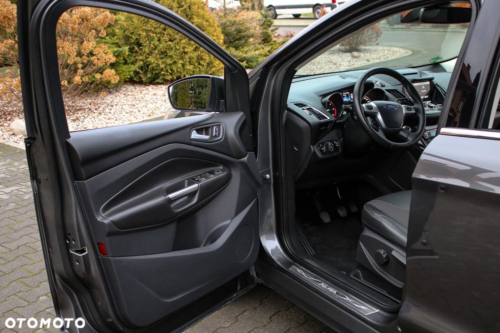 Ford Kuga 2.0 TDCi FWD Titanium - 29