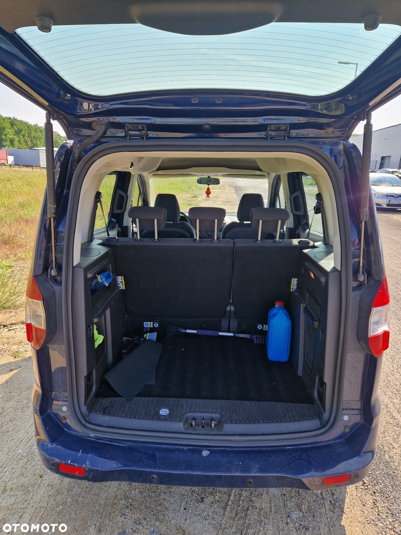 Ford TOURNEO COURIER - 4
