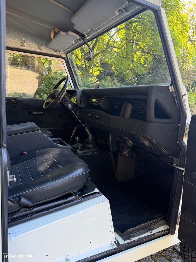 Land Rover Defender 90 2.5 Td5 Soft Top - 10