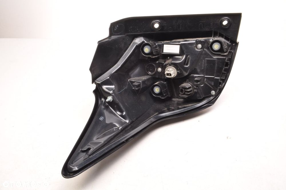 TOYOTA YARIS IV LAMPA PRAWA TYLNA PRAWY TYŁ - 6