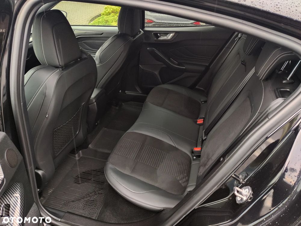 Ford Focus 2.3 EcoBoost ST-3 - 16