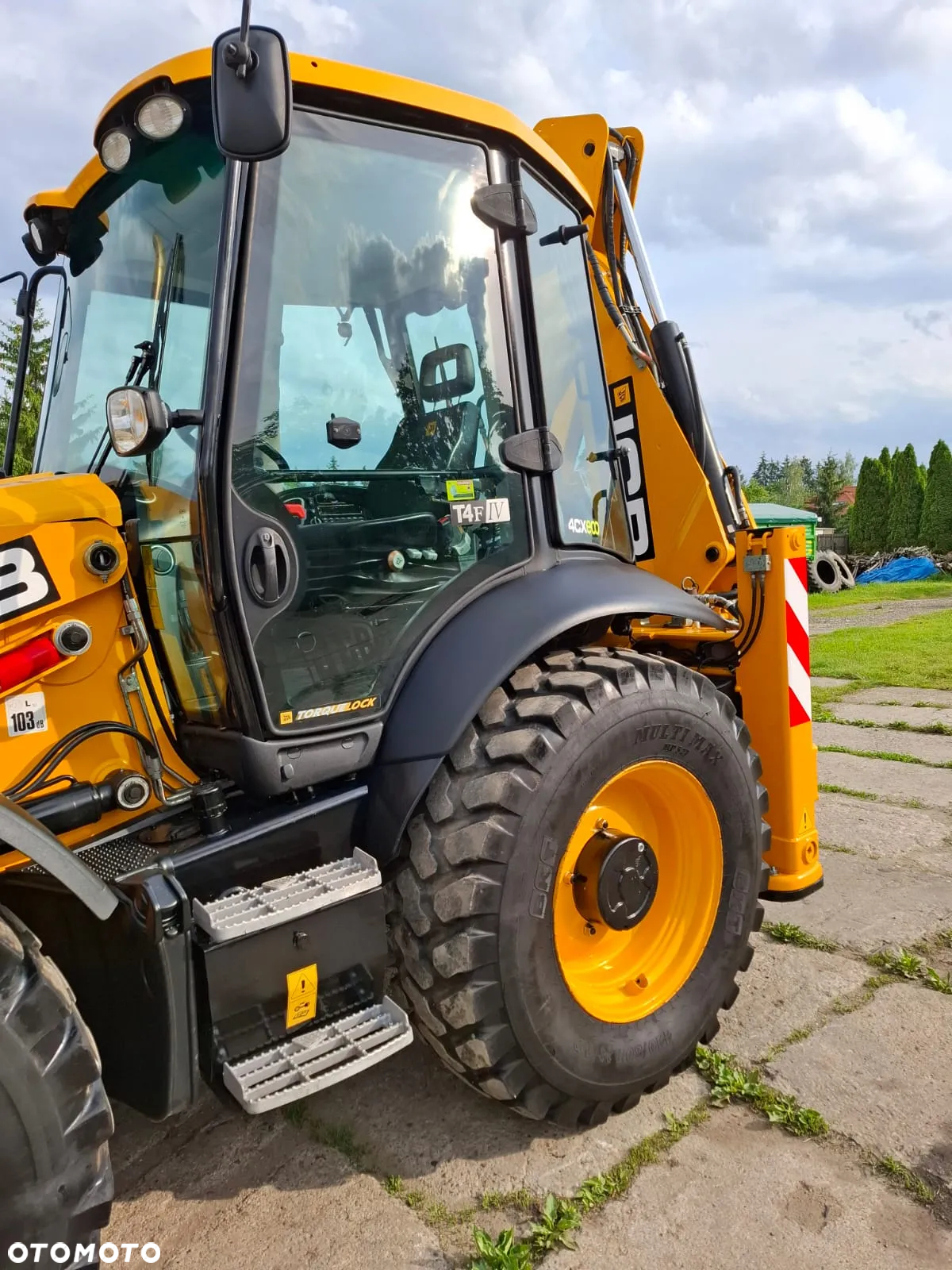 JCB 4CX - 28