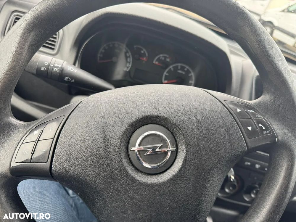 Opel COMBO - 11