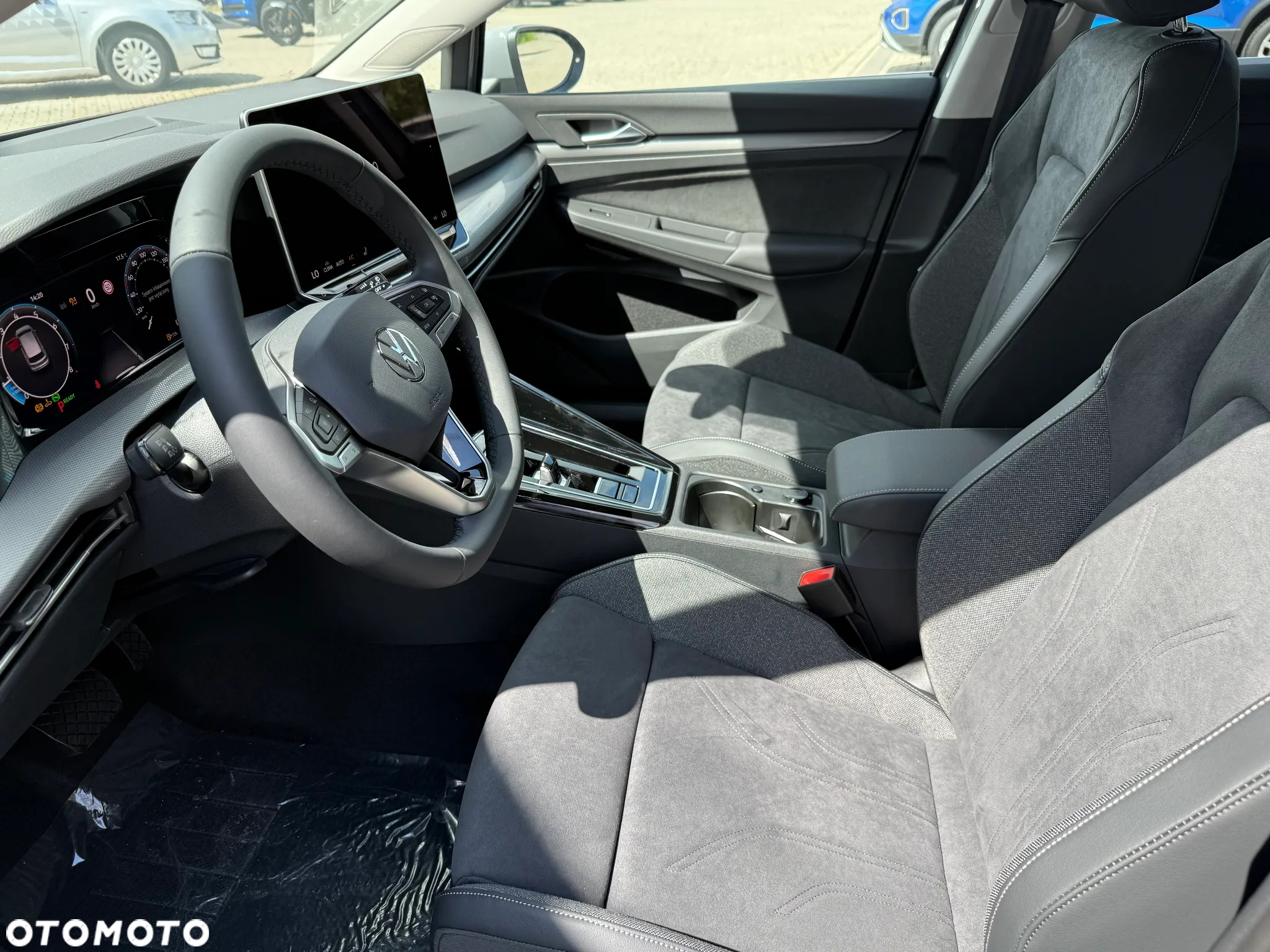 Volkswagen Golf - 12