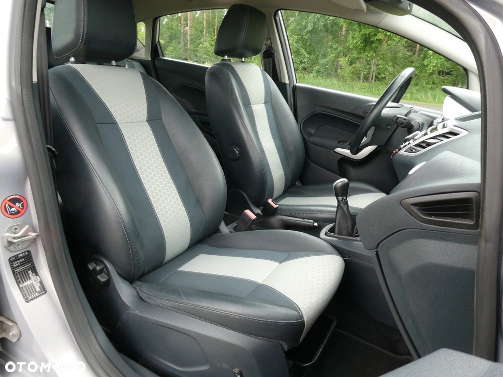 Ford Fiesta 1.25 Titanium EU5 - 13