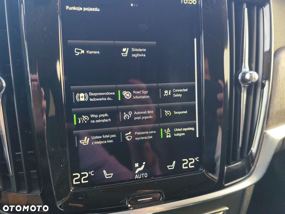 Volvo V90 Cross Country - 35