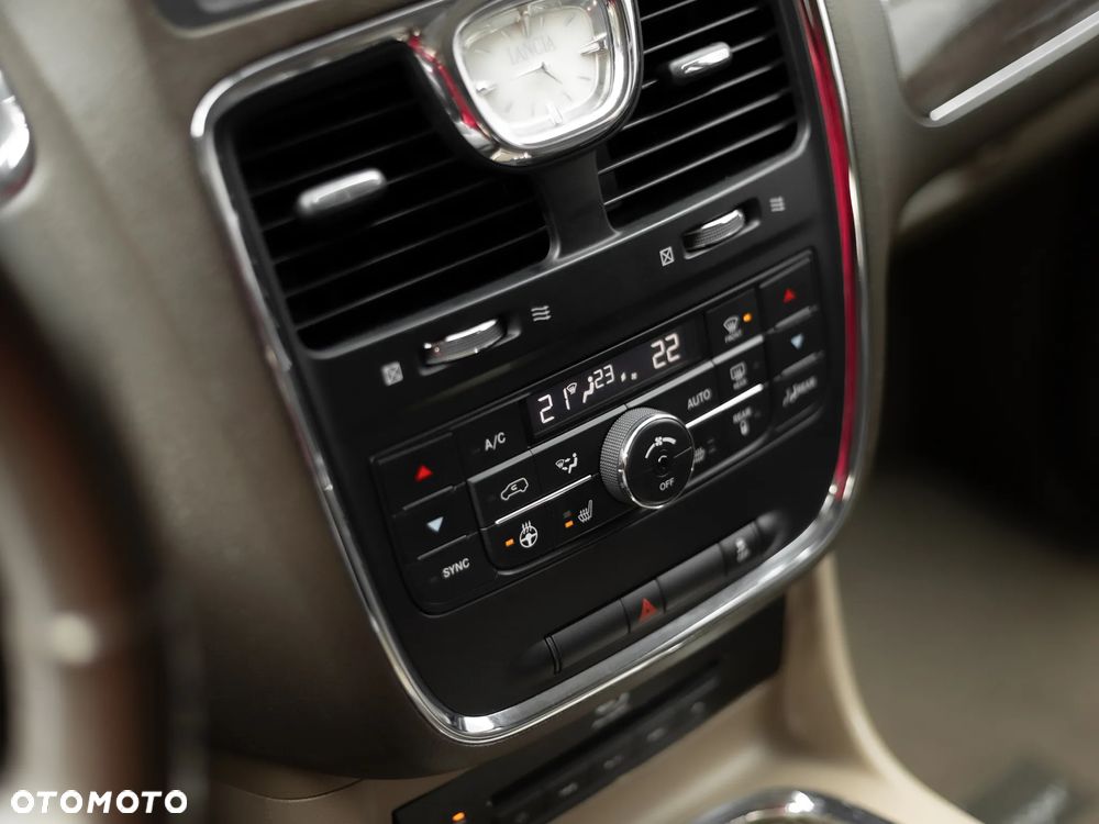 Lancia Voyager 3.6 Platinum - 21