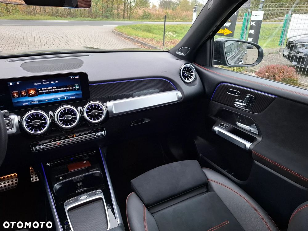 Mercedes-Benz GLB 250 4-Matic AMG Line 8G-DCT - 28