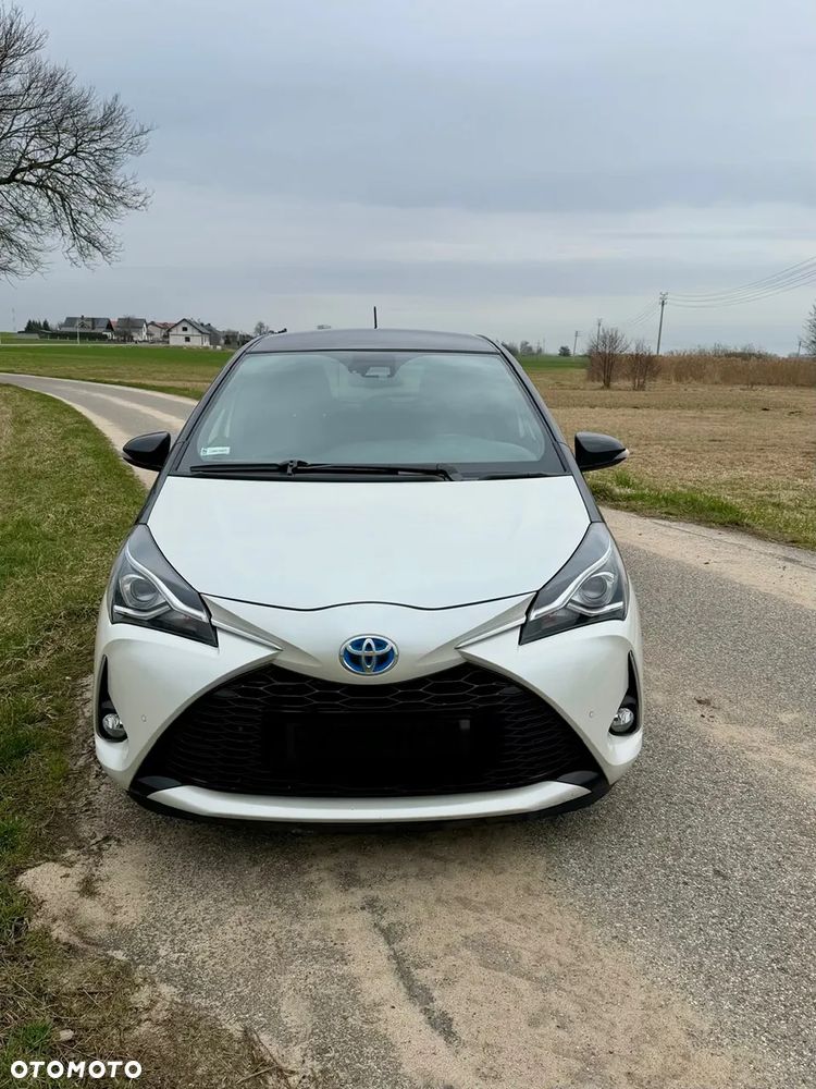Toyota Yaris Hybrid 100 Selection Passion - 4