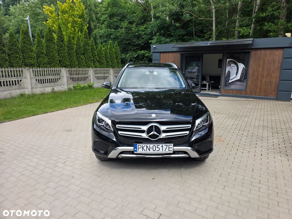 Mercedes-Benz GLC 300 4Matic 9G-TRONIC Exclusive - 2
