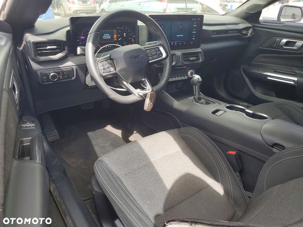 Ford Mustang - 9