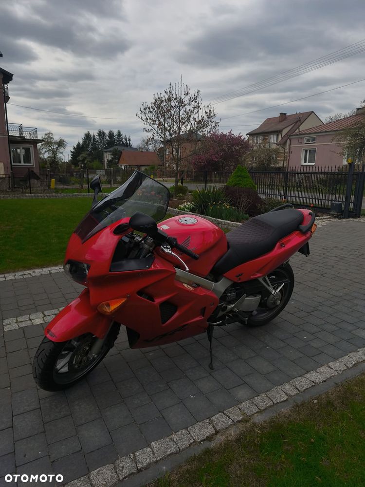 Honda VFR - 4