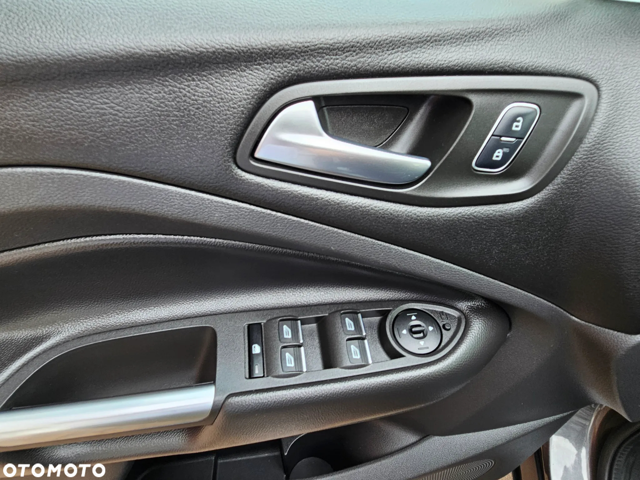 Ford Kuga - 19