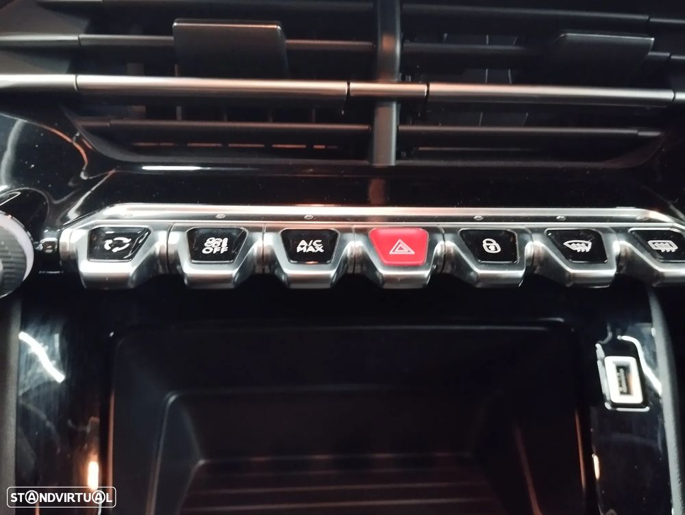 Peugeot 208 1.2 PureTech Active Pack - 28