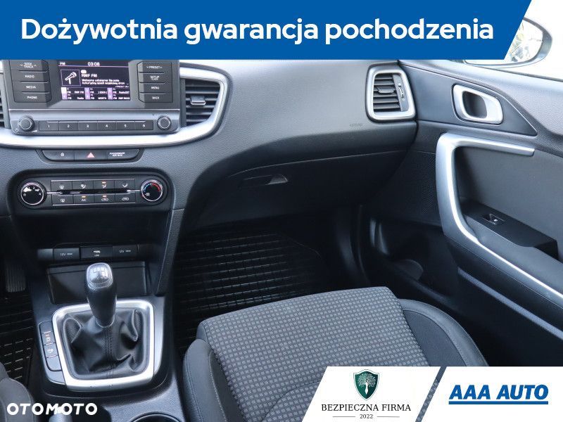 Kia Ceed - 9