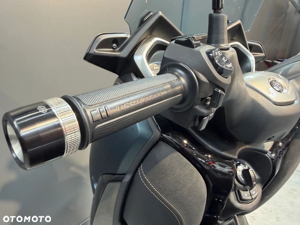 Yamaha X-max - 11