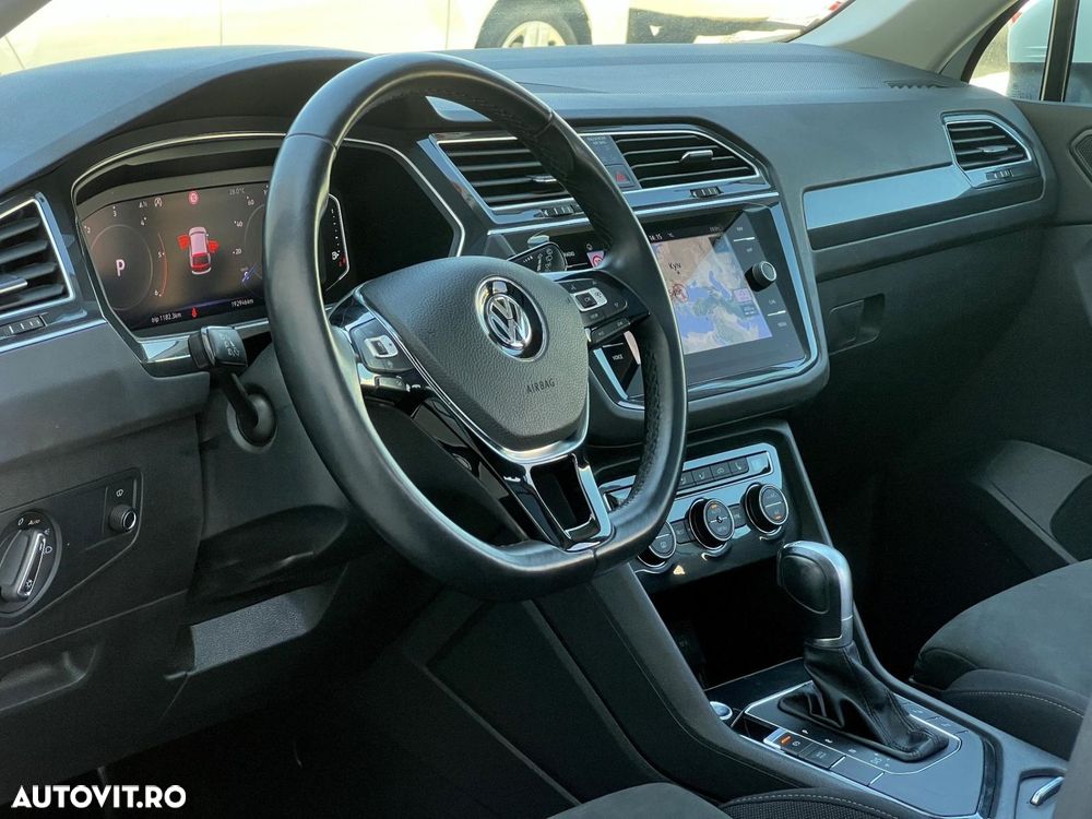 Volkswagen Tiguan - 12