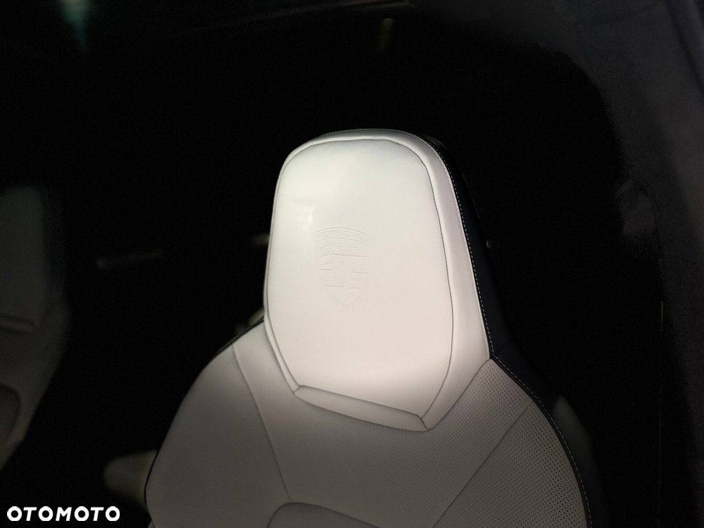 Porsche Cayenne - 26