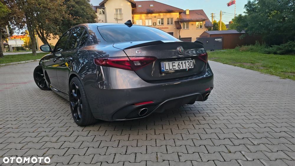 Alfa Romeo Giulia 2.0 Turbo 16V AT8 Veloce Ti - 8