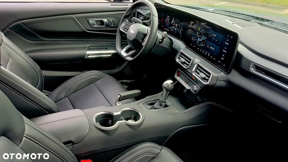 Ford Mustang - 33