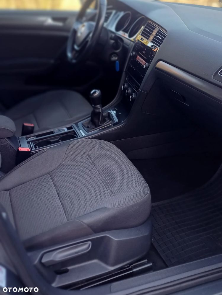 Volkswagen Golf - 17