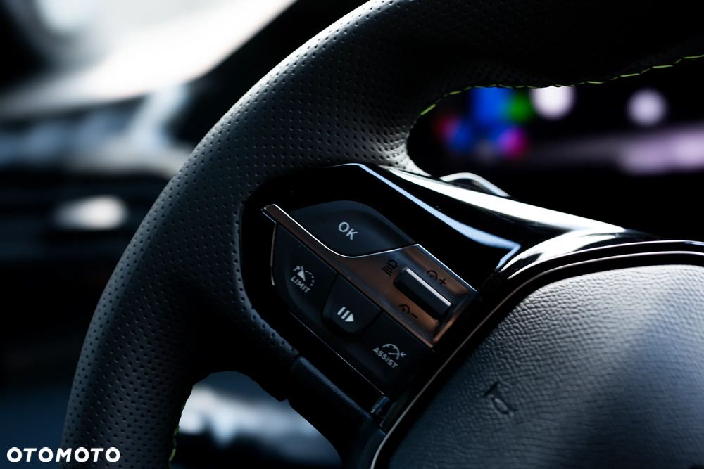 Peugeot 408 1.6 Plug-in Hybrid 240 GT Exclusive e-DCS7 - 25