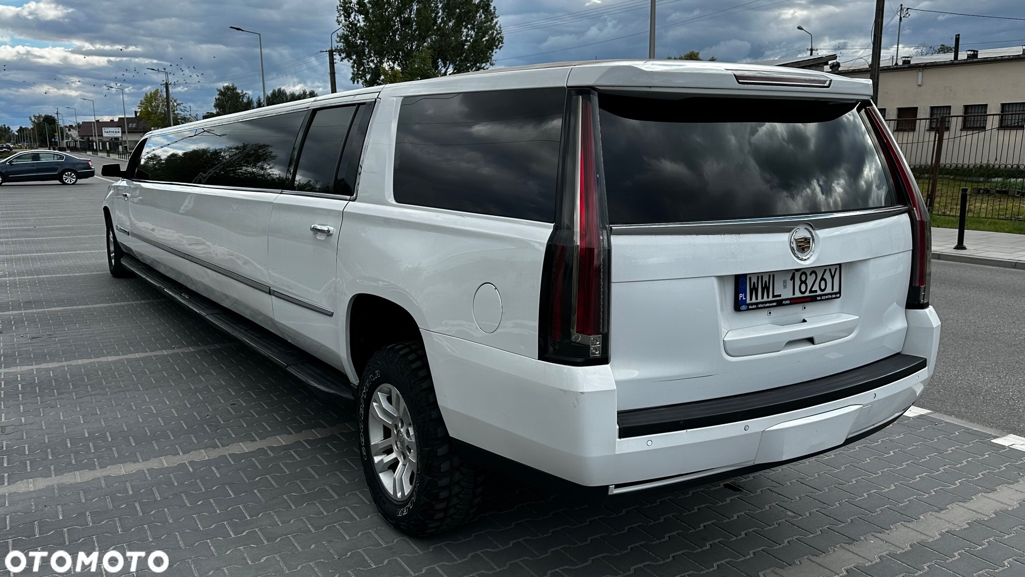 Cadillac Escalade 6.2 V8 ESV Platinum - 3