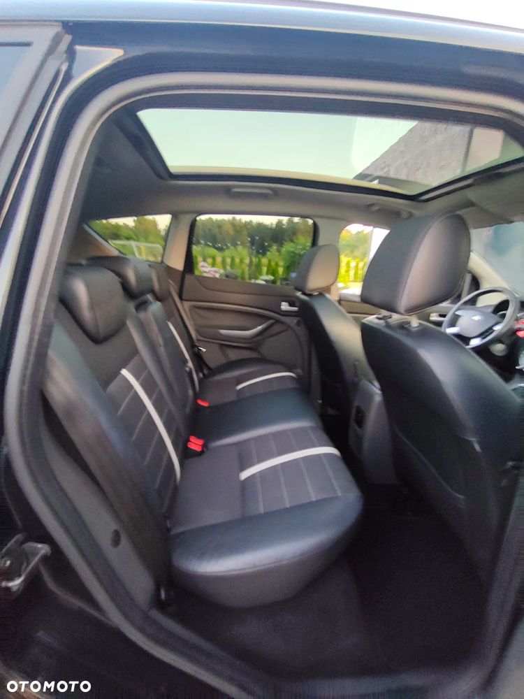 Ford Kuga - 12