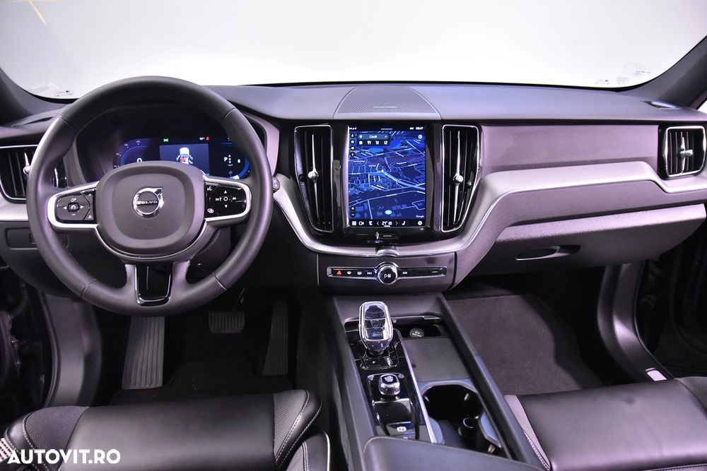 Volvo XC 60 B4 MHEV AT AWD Core - 9