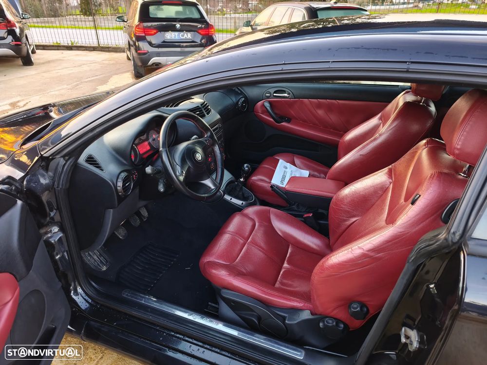 Alfa Romeo GT 1.9 JTD M-JET Blackline - 11