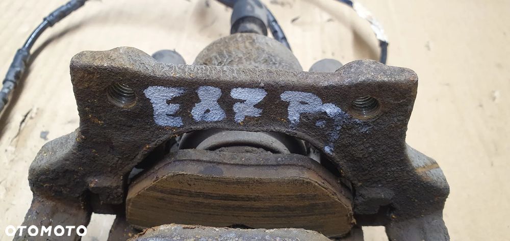 Zacisk hamulcowy prawy tył tylny BMW 1 E87 - 8