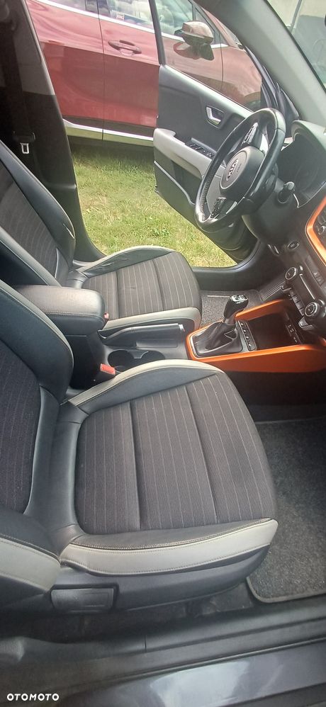 Kia Stonic - 8